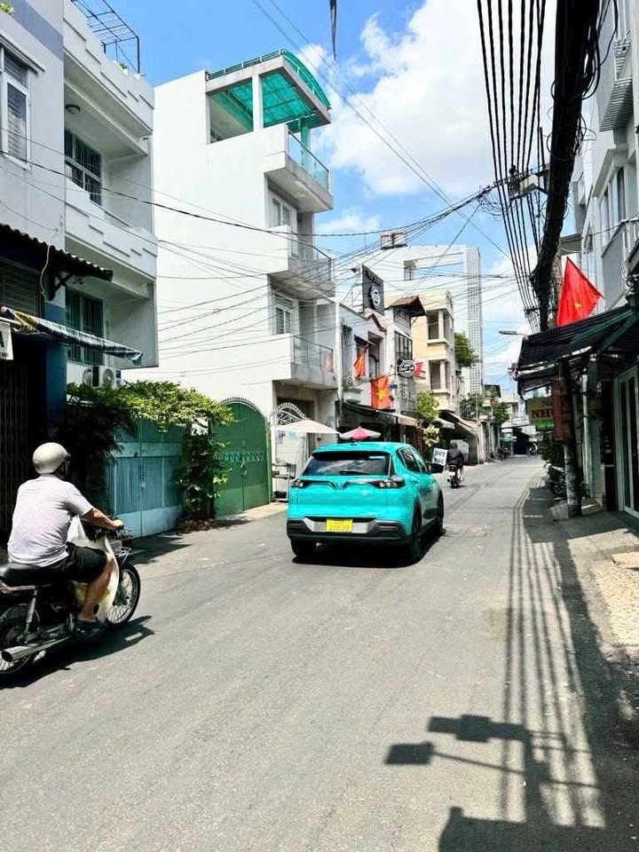 Bán nhà 4 tầng kiên cố, hẻm xe hơi, gần chợ Bà Chiểu