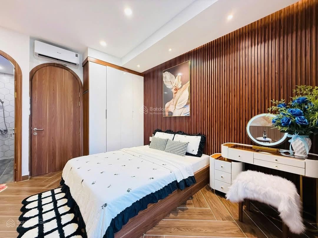 Chủ cần bán nhà Nguyễn Văn Trỗi, P10, Phú Nhuận, gần công viên Hoàng Văn Thụ, giá 3tỷ7, DT 71,4m2