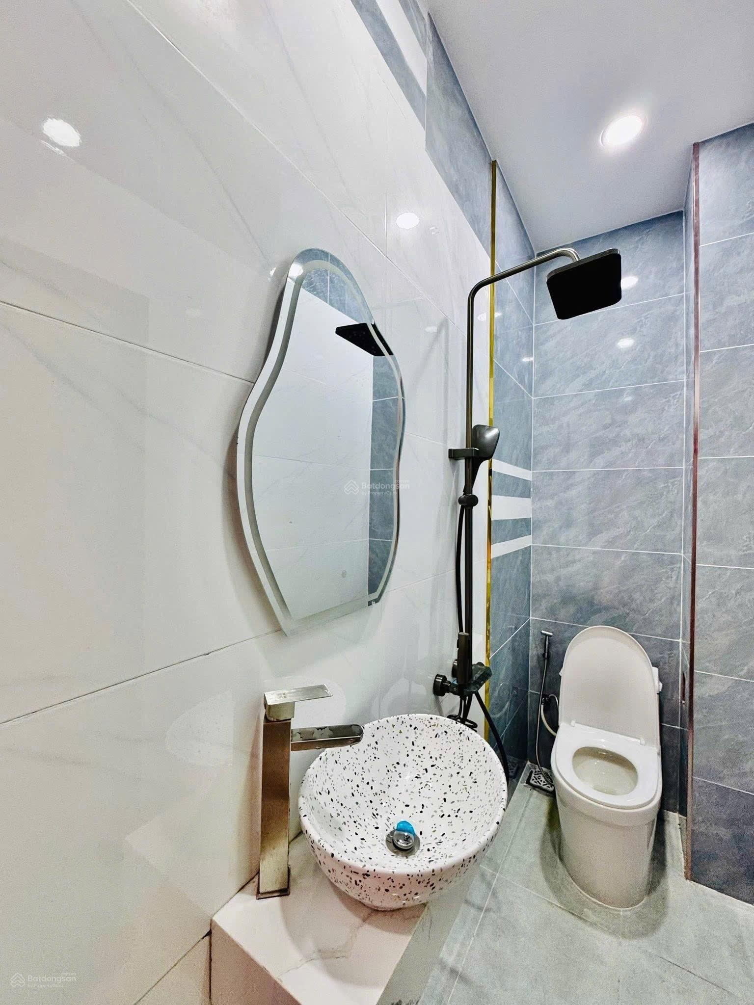 Giảm sốc nhà Điện Biên Phủ-Tân Định-Q1,gần tiểu học Đinh Tiên Hoàng.Giá4tỷ360tr/71,8m2,cho thuê32tr