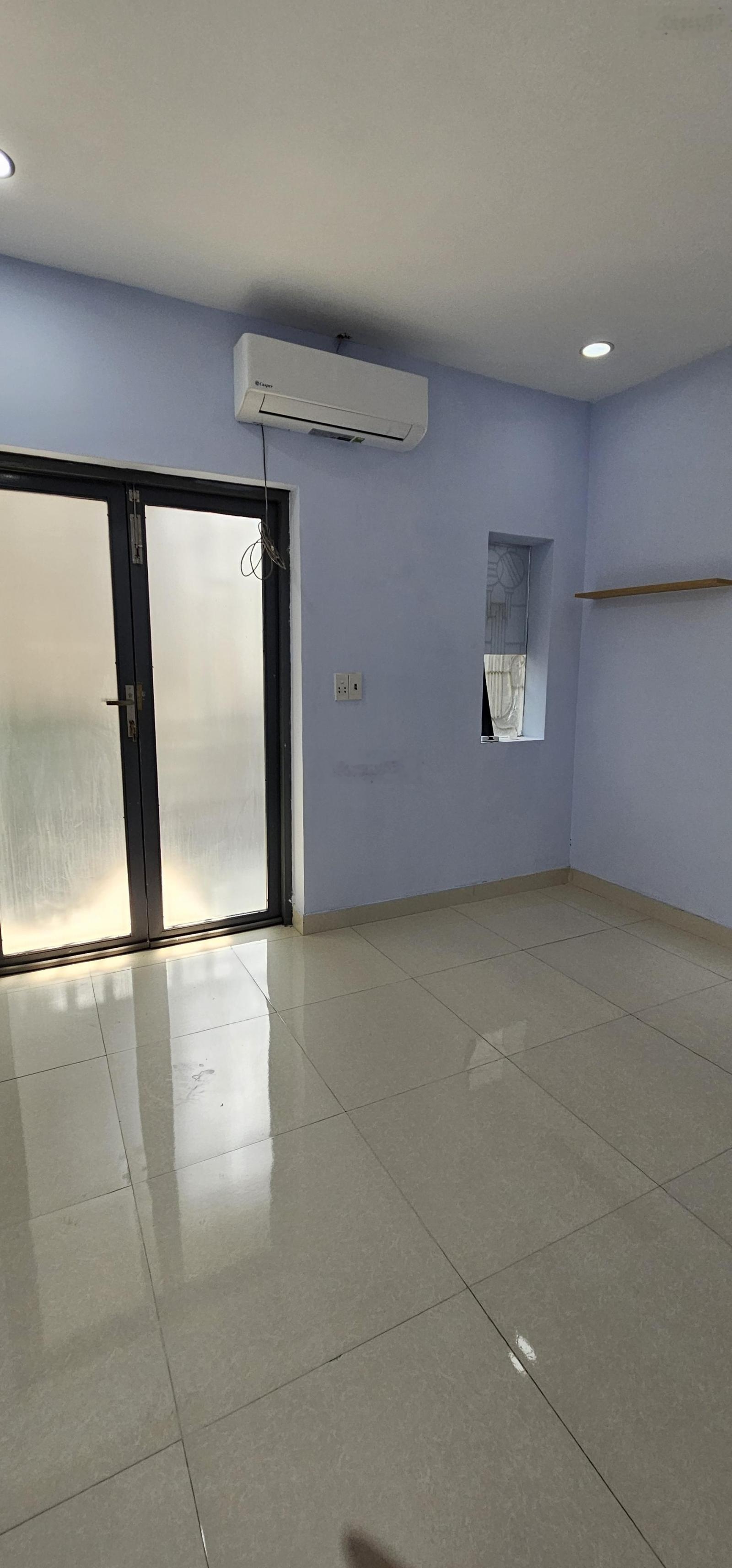 Q1, ngay Bộ Công An, cách 1 căn ra hẻm xe hơi, 70m ra MT Trần Hưng Đạo, KQH, 2 tầng, 27.5m2, 5 tỷ 1