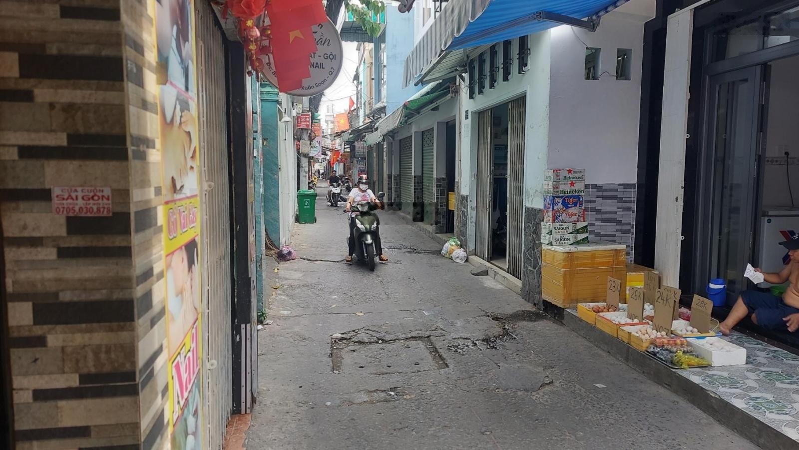 Nhà hẻm Đường Trần Xuân Soạn quận 7 dt(24m2)nhà 2 tầng kẹt tiền bán gấp.