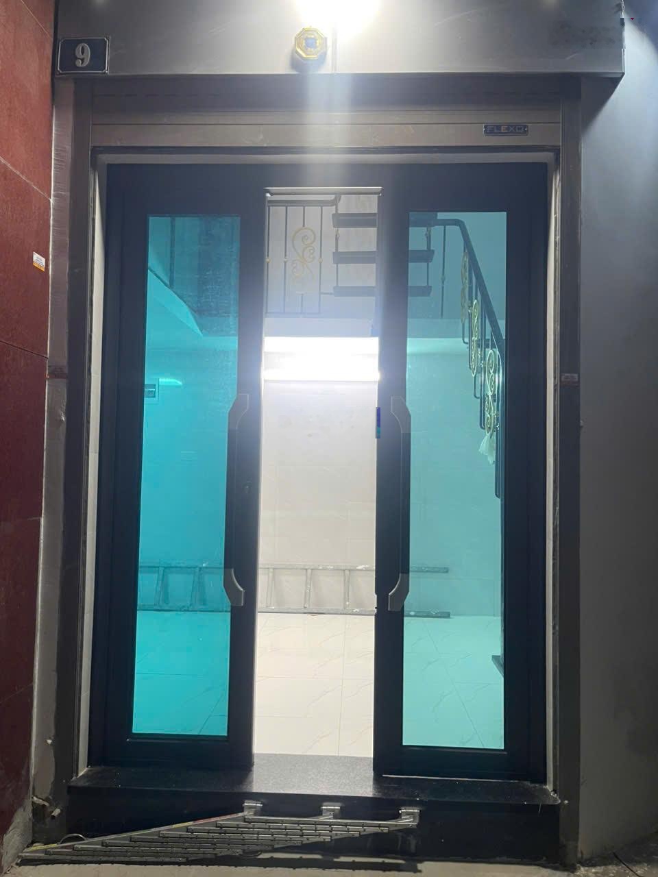 Nhà 4 tầng mặt tiền 4,5m, nhà 4 tầng 3 phòng ngủ và 3 nhà vệ sinh, đầy đủ công năng