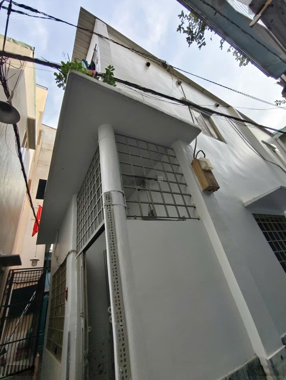 Cần bán nhà gấp đường cmt8 khu trung tâm tphcm