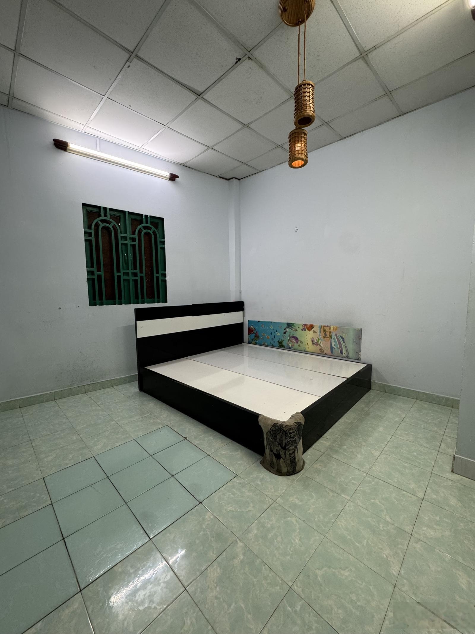 Sát hẻm xe hơi Lạc Long Quân, Tân Bình, 20m2, 3 tầng BTCT, 2PN, nhỉnh 3 tỷ diện tích