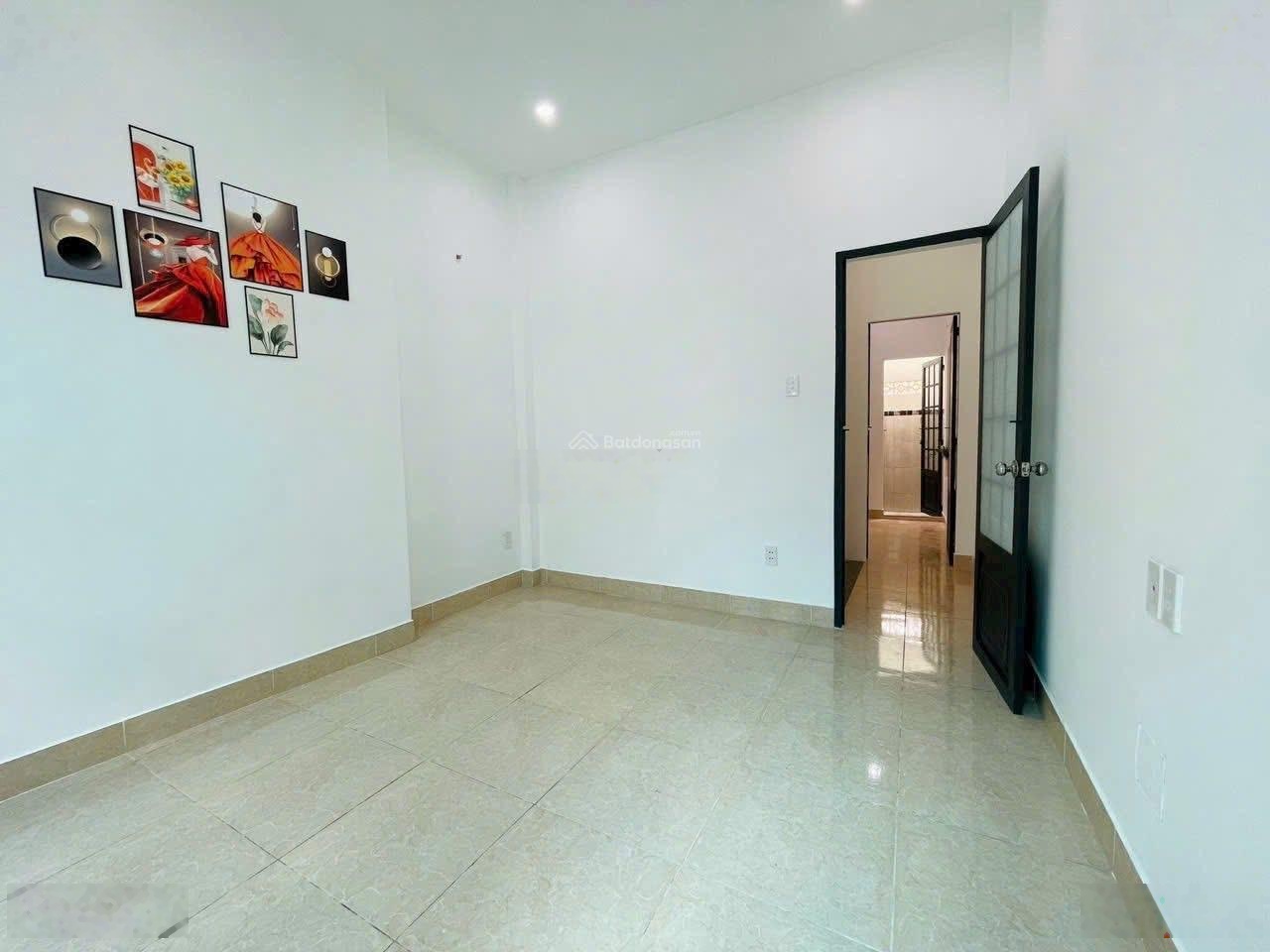 Đừng bỏ qua căn nhà dt:40m2 ngay duy tân, p,15, phú nhuận. giá: 1,890tỷ .hẻm xe hơi