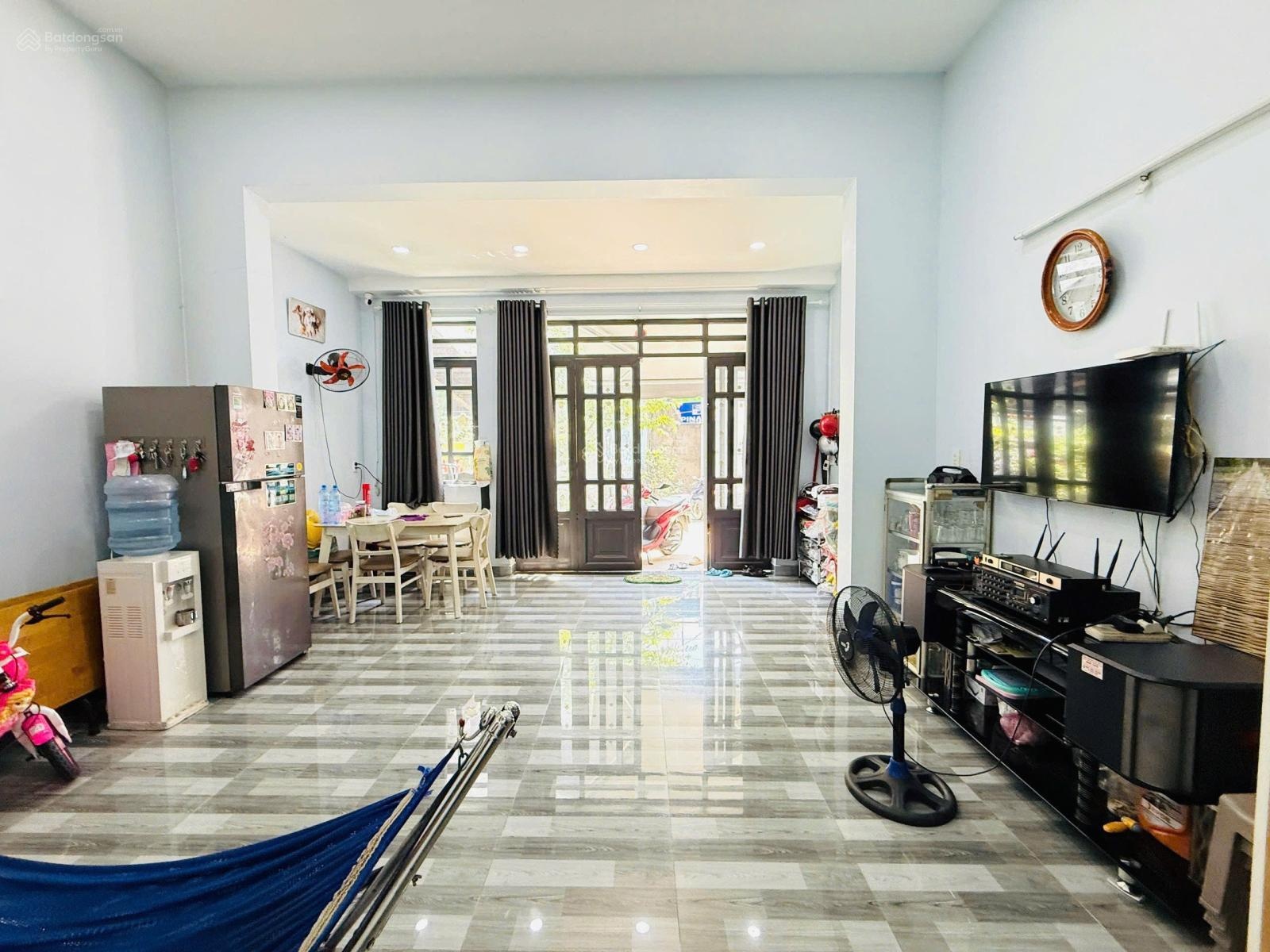 Nhà riêng hẻm 5m, sát ql1a ,sổ riêng hỗ trợ vay