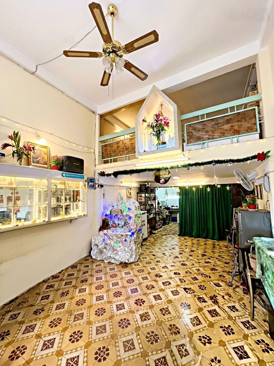 Chủ giảm mạnh - chỉ còn 6,39 tỷ - nhà 3 tầng quận 1 - 42m2 - ngang 4m - shr hoàn công