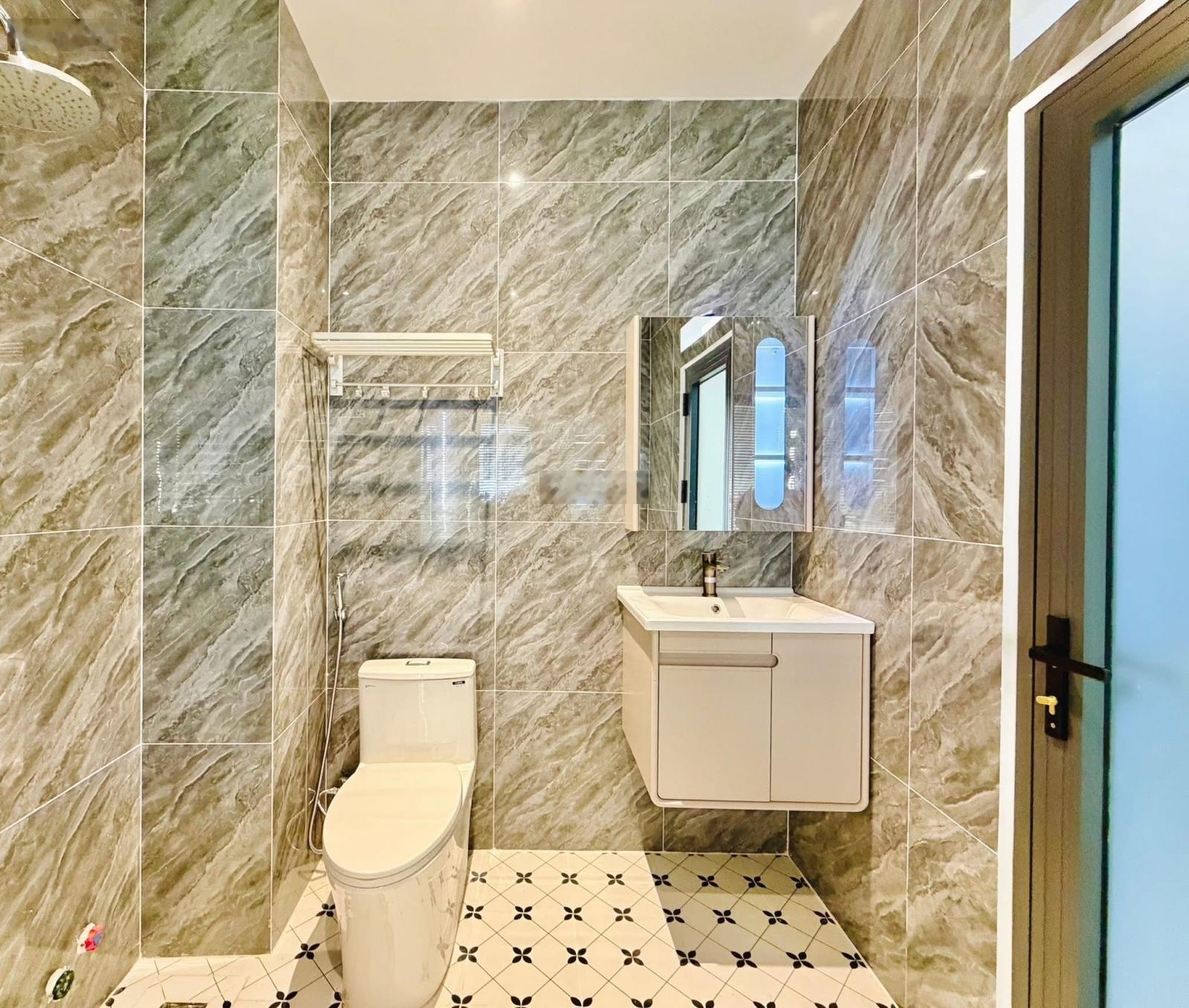 Nhà Minh Phụng, Quận 6, 55.2m2. Giá tốt: 3 tỷ 490, sẵn HĐ thuê 13 tr - SHR, vị trí đẹp. Gọi ngay!