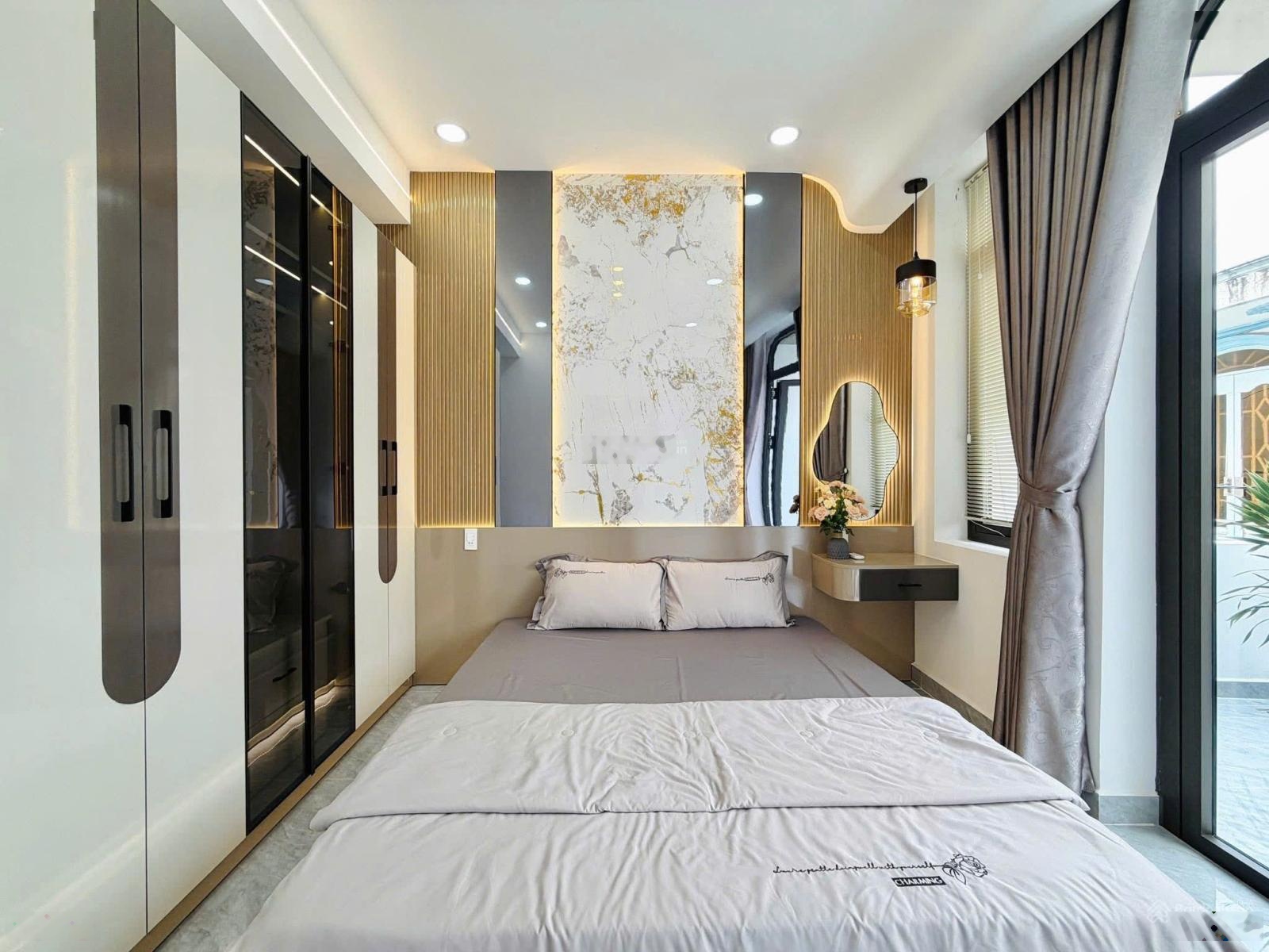 Nhà hiếm cách mạng tháng 8 giá chỉ 2 tỷ 540