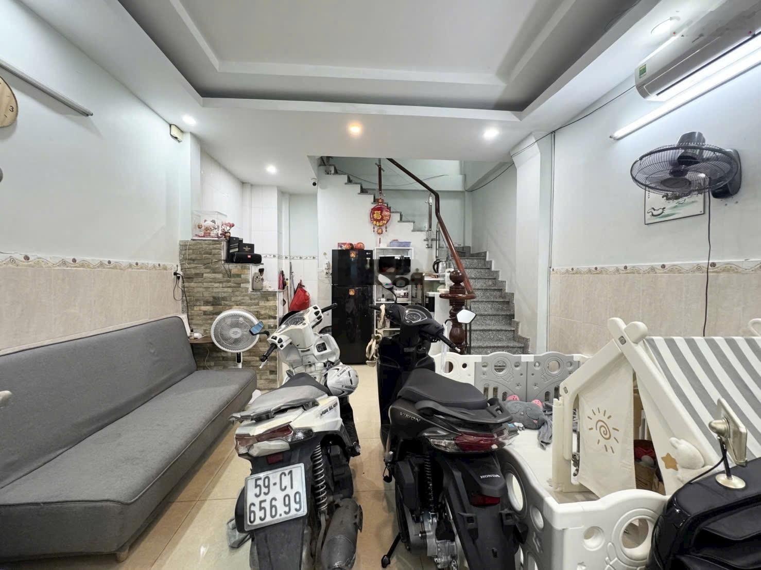 Bán Nhà riêng tại Bà Hạt, 5,7 tỷ, 30m2, giá cực chất, view đẹp