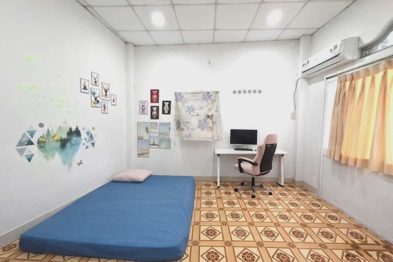 Bán Nhà 3 Tầng - Ngang 5.2m - Góc 2 Mặt Hẻm Xe Hơi Tránh - Ngay UBND Phường Phú Lâm Q6 -Nhỉnh 3 Tỷ.