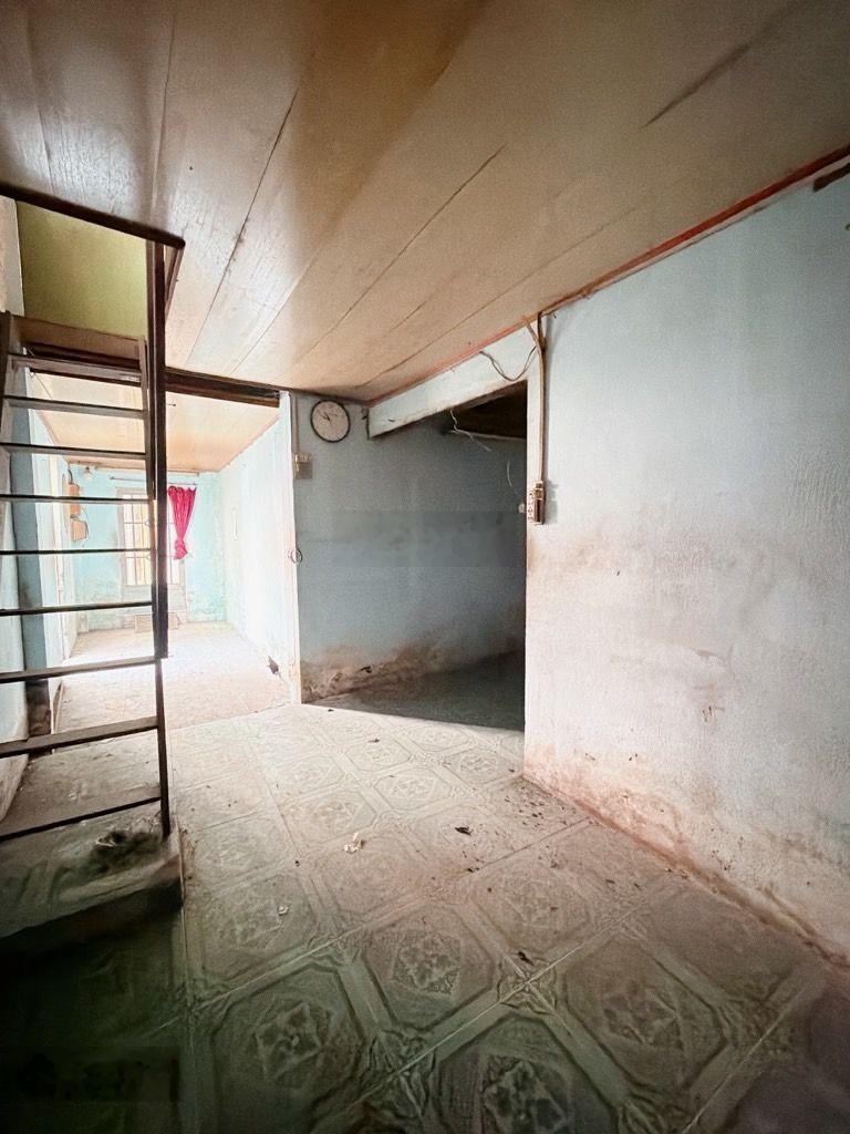 Nhà cấp 4 tiện xây mới, DTSD 55m2 nở hậu 5m, 1 trệt 1 lầu SHR công nhận, đường Bến Vân Đồn, P2, Q4