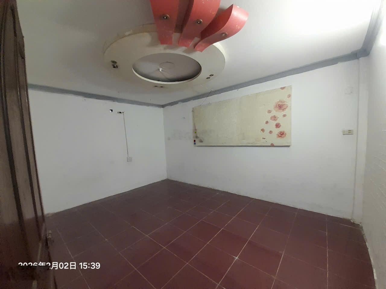 Cho thuê nhà cấp bốn, 1/ gần chợ