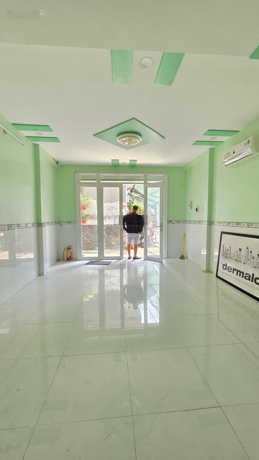 Nhà tân phú - căn góc không lộ giới - 32m2 - 2 tầng - gần đầm sen - chỉ 3.9tỷ