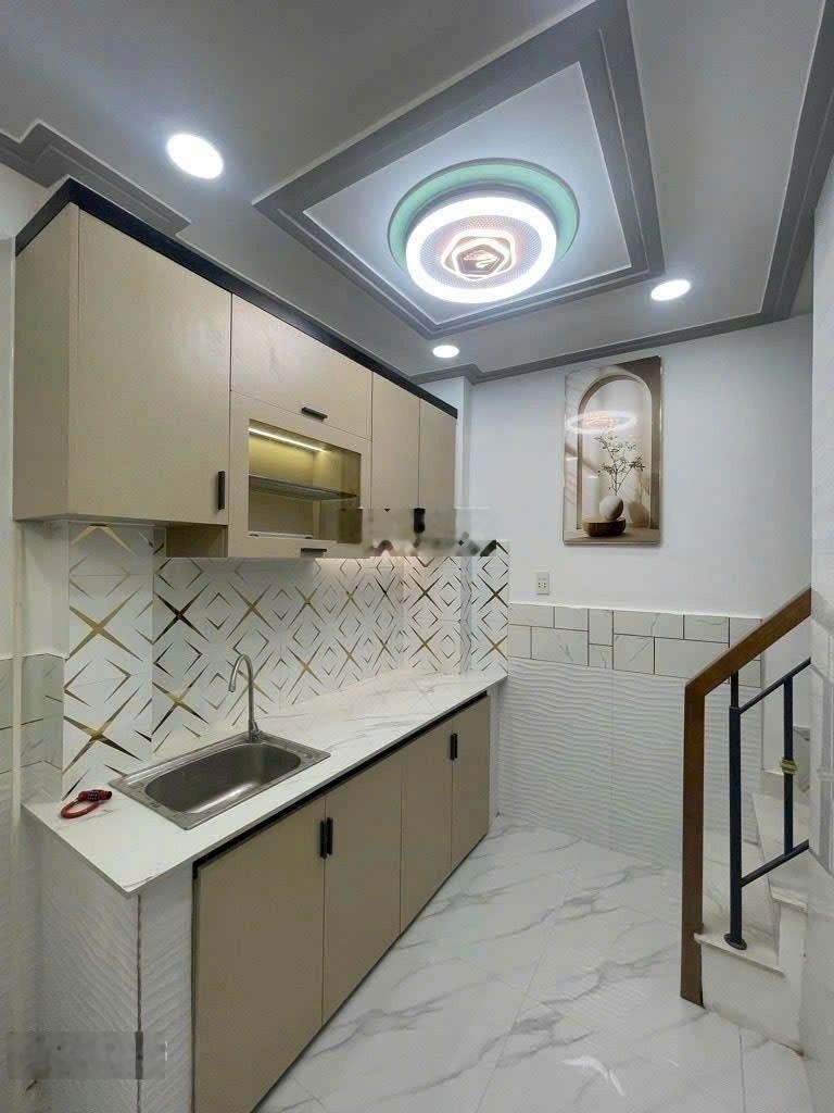 Bán nhà 3 tầng - sổ hồng riêng - trung tâm quân 6