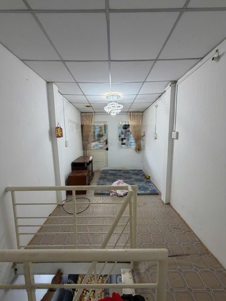 Chỉ 2,6 Tỷ sở hữu ngay nhà Bình Thạnh, Ngô Đức Kế - 17m2 - 2 tầng - Sân trước nhà rộng thoáng