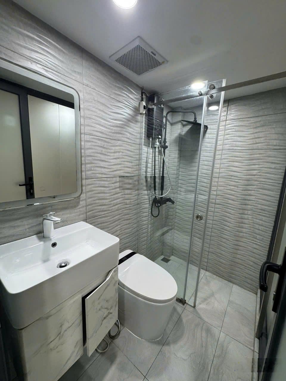 Bán gấp nhà mới khu Chợ Phạm Văn Hai, giá: 5,45 tỷ