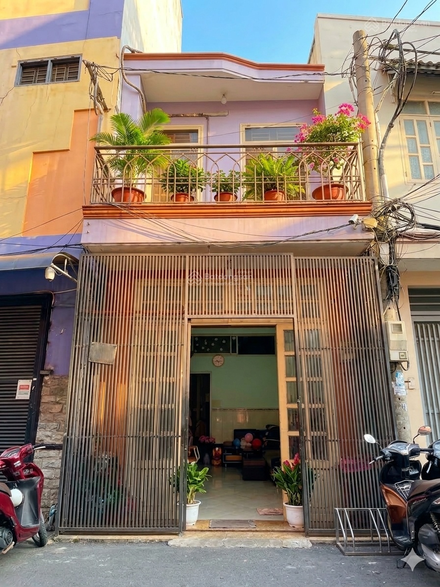 Bán nhà hiếm HXH Lũy Bán Bích DTSD:51,8m2 ngang 3,3m nhà kiên cố 3 tầng dọn vào ở ngay