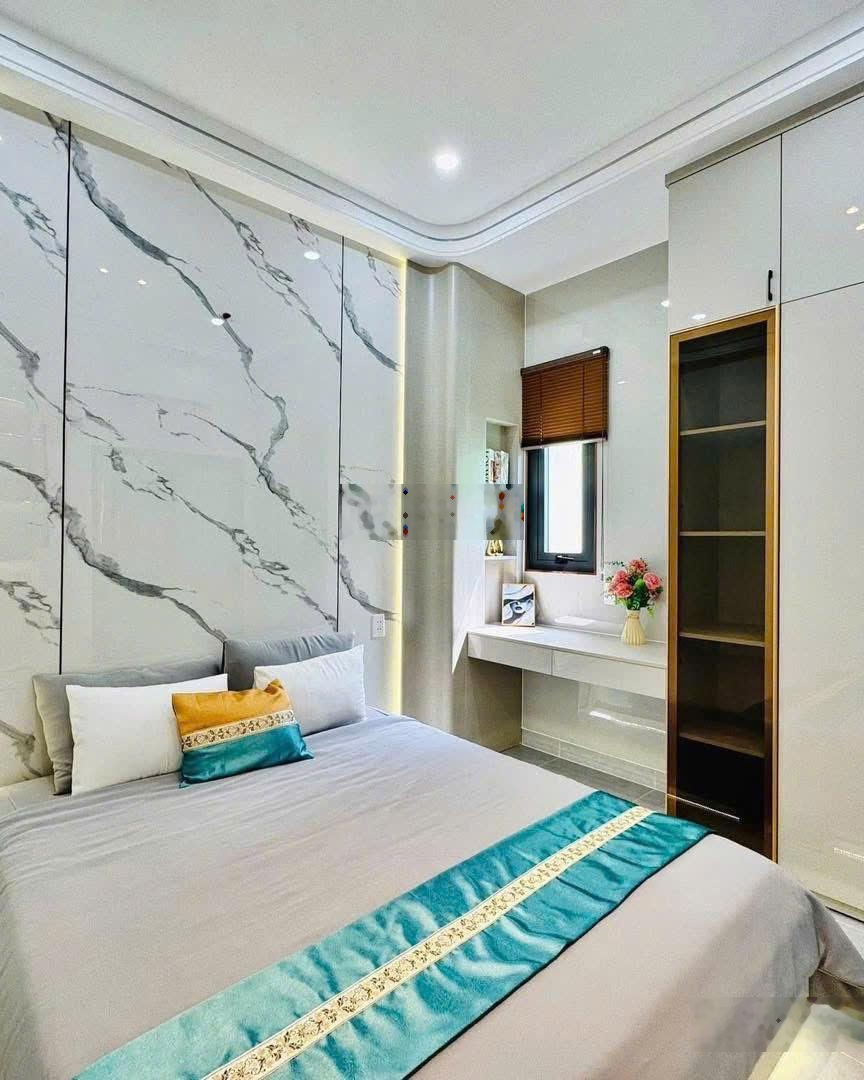 Chủ cần bán để xoay tiền ngân hàng 4 tỷ 290triệu tại vũ huy tấn, bt. dt 67,5m2, sổ riêng chính chủ