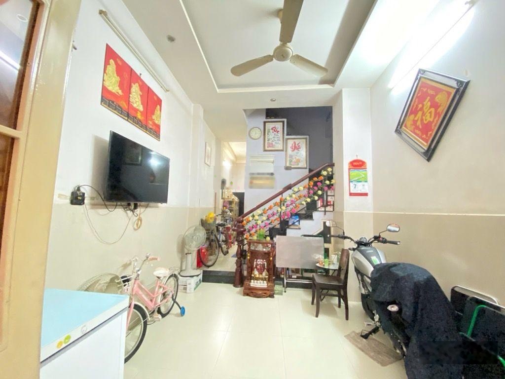 Định cư - giảm sâu 700 triệu, nhà 4 tầng gần Nguyễn Trãi, nhỉnh 5 tỉ