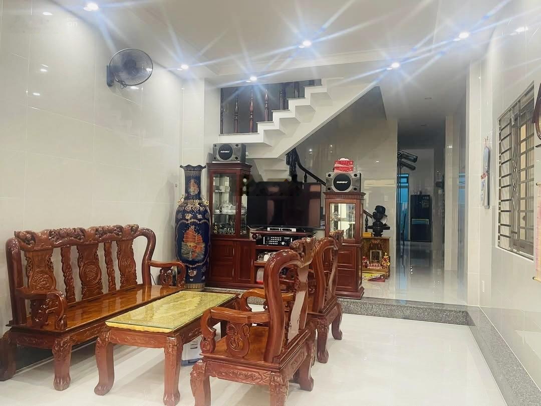 Chính chủ bán nhà 750Tr ngay chợ Bờ Ngựa tân kiên, sổ riêng hoàn công đủ. 5x22m. Cho thuê 25tr/th.