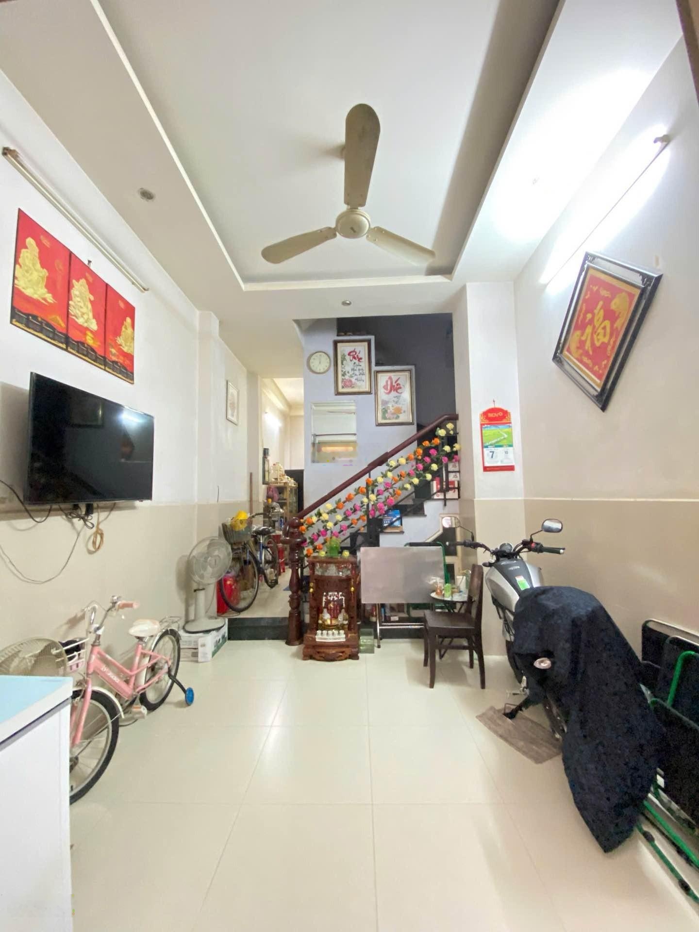 Kẹt bank - gấp bán - 124/xx ng văn cừ - 33m2 (3.5x9.5) - dảm sốc còn 5.8t