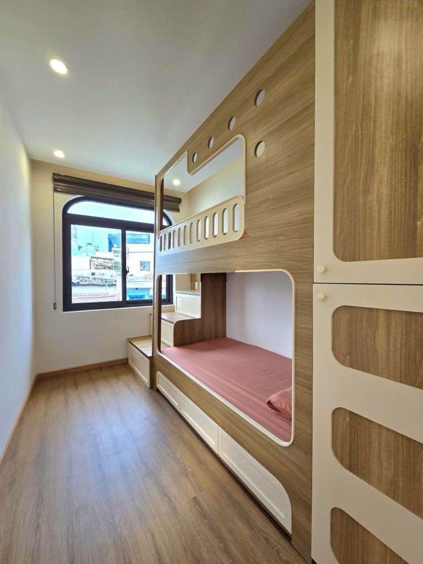 Siêu phẩm- 4 tầng- dt( 3 8)- nguyễn lâm-f7- phú nhuận