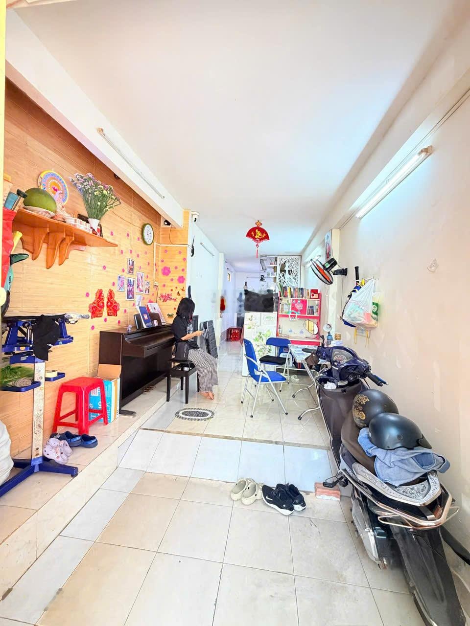 Gần mặt tiền trung tâm bình thạnh gần quận 1, 33m 2 tầng 2pn, dòng tiền ~ 10tr/th, 4.75 tỷ.