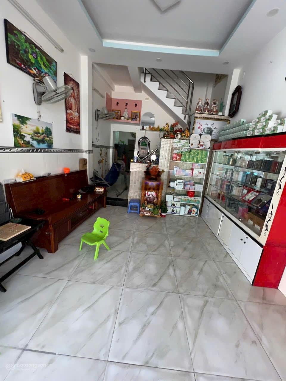 LẠc lOng QuÂn đường nội bộ 8m xe ÔtÔ chạy.