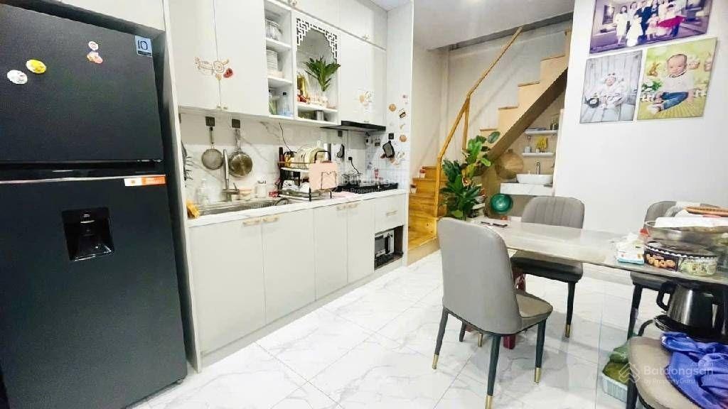 Trường chinh sát tân bình, nhà đẹp ở ngay 3pn, hẻm 4m, chỉ 4 tỷ nhỉnh