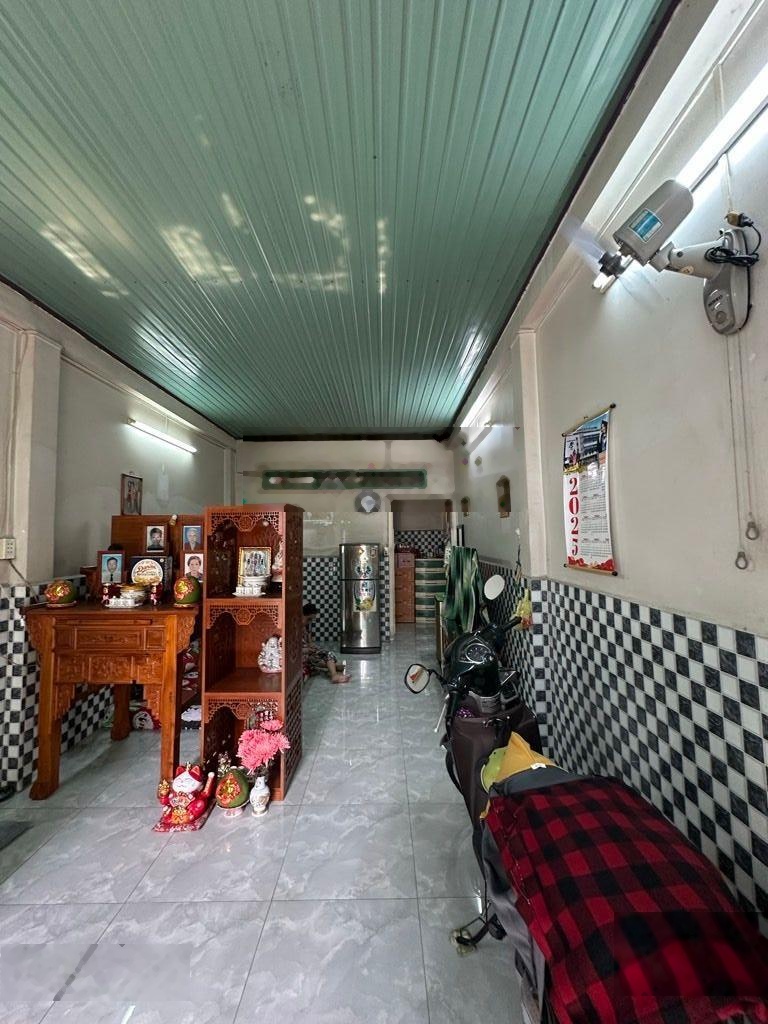 Nhà Quận 11 Lô Góc 2 Mặt Tiền Không Lộ Giới, Lạc Long Quân, 2 Tầng, Hẻm 6m, DT 38m2, Nhỉnh 5 Tỷ.