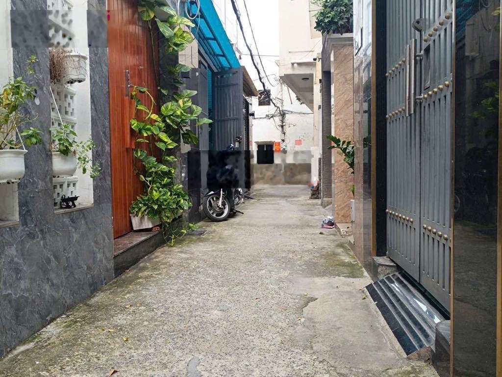 Nhà nhỏ 2 tầng hoàn công đủ -phan văn trị gv -nhỉnh 2 tỷ