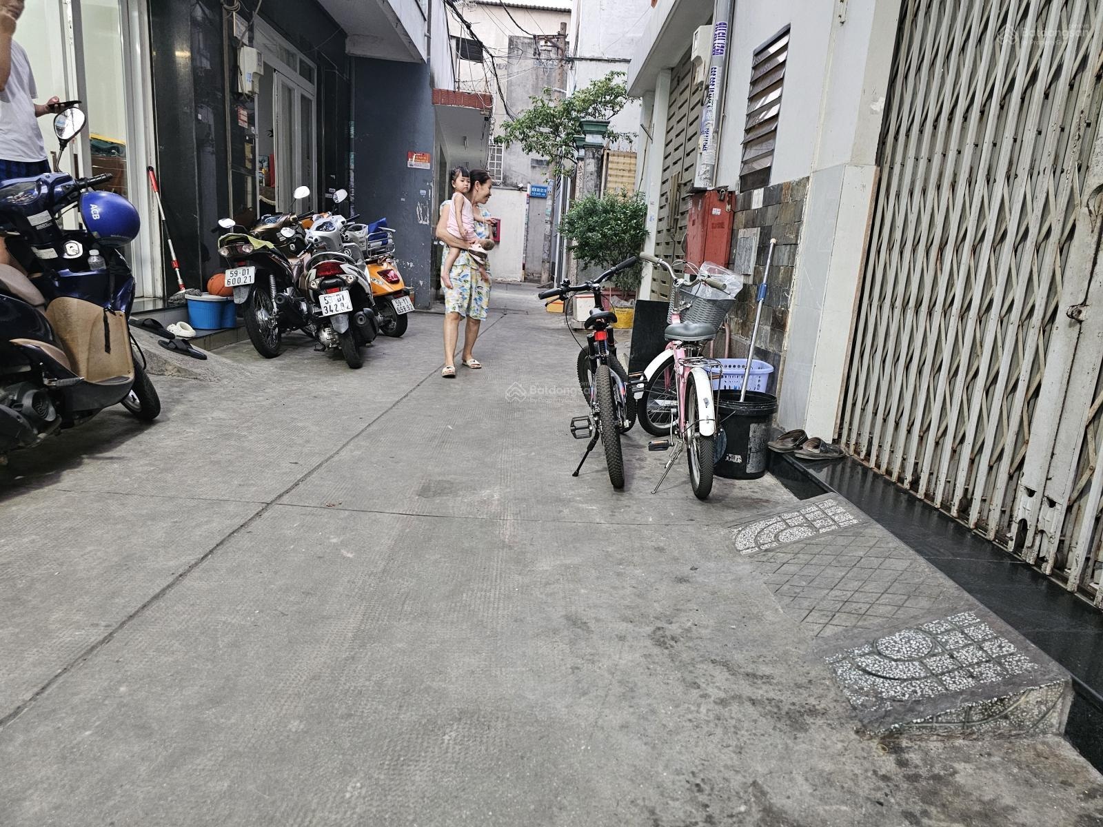 Bán Nhà Gò Dầu, DT : 5,4 x 8m, Tiện Xây Mới - Q. Tân Phú