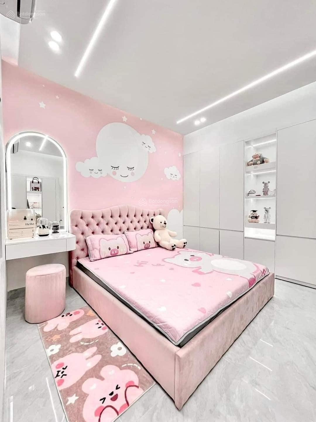 Chính chủ bán ra căn chính chủ đẹp Nguyễn Hữu Thọ, P. Tân Phong, Q7, 71m2,giá 2 tỷ140,sổ hồng riêng