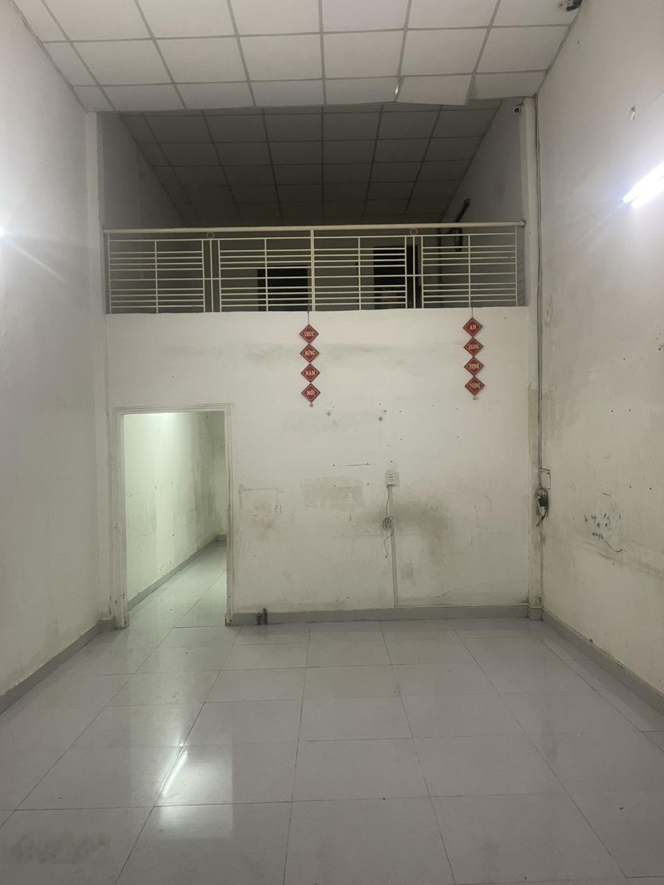 Cần cho thuê gấp nhà P. Đông Hưng Thuận, Q12, DT: 4m x 23m giá 7 tr/ 1 tháng