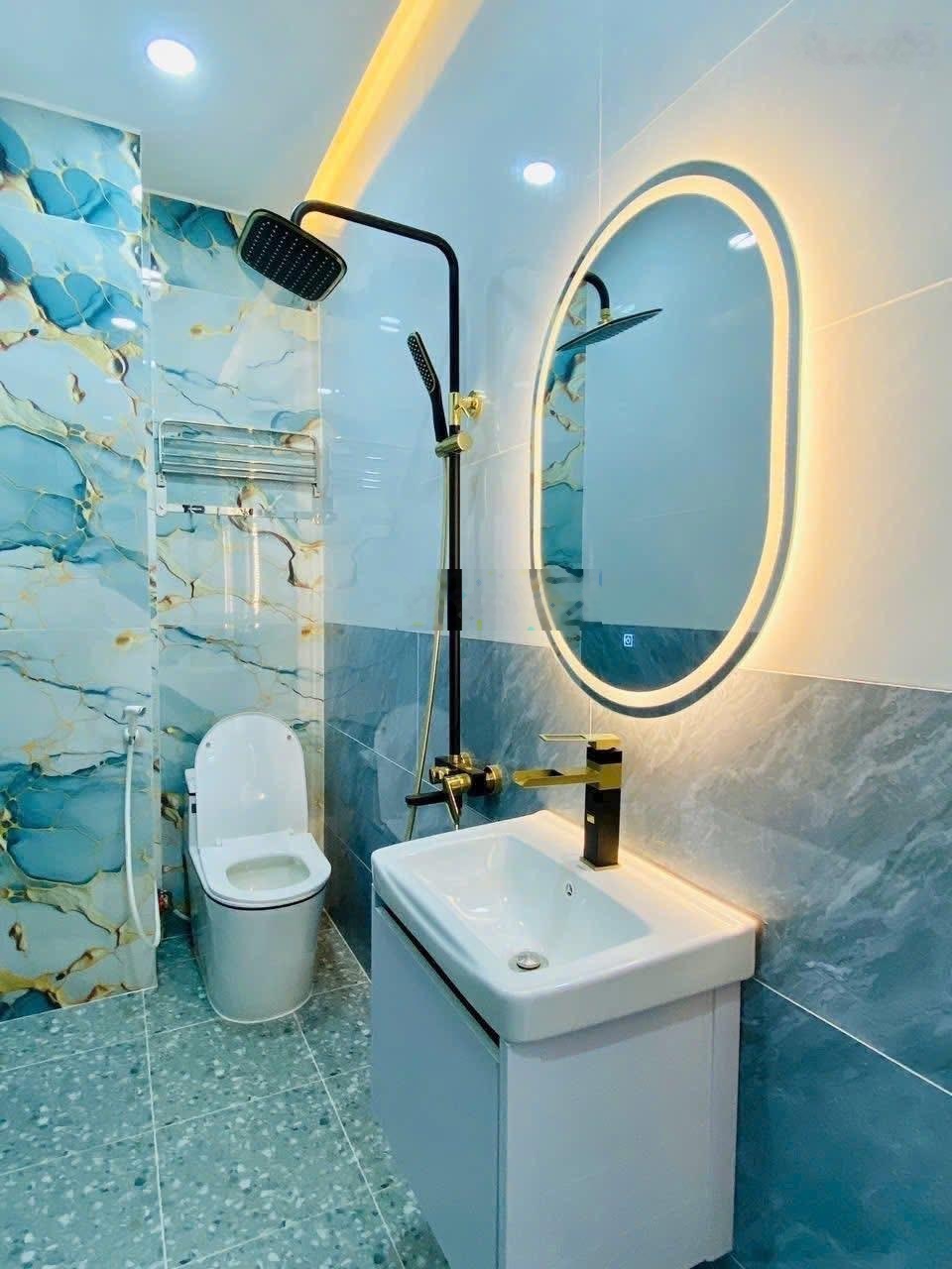 Chính chủ bán nhà đường Nhiêu Tứ, P. 7, Phú Nhuận 4 lầu 82m2/3 tỷ 700 hẻm xe hơi sổ riêng chính chủ