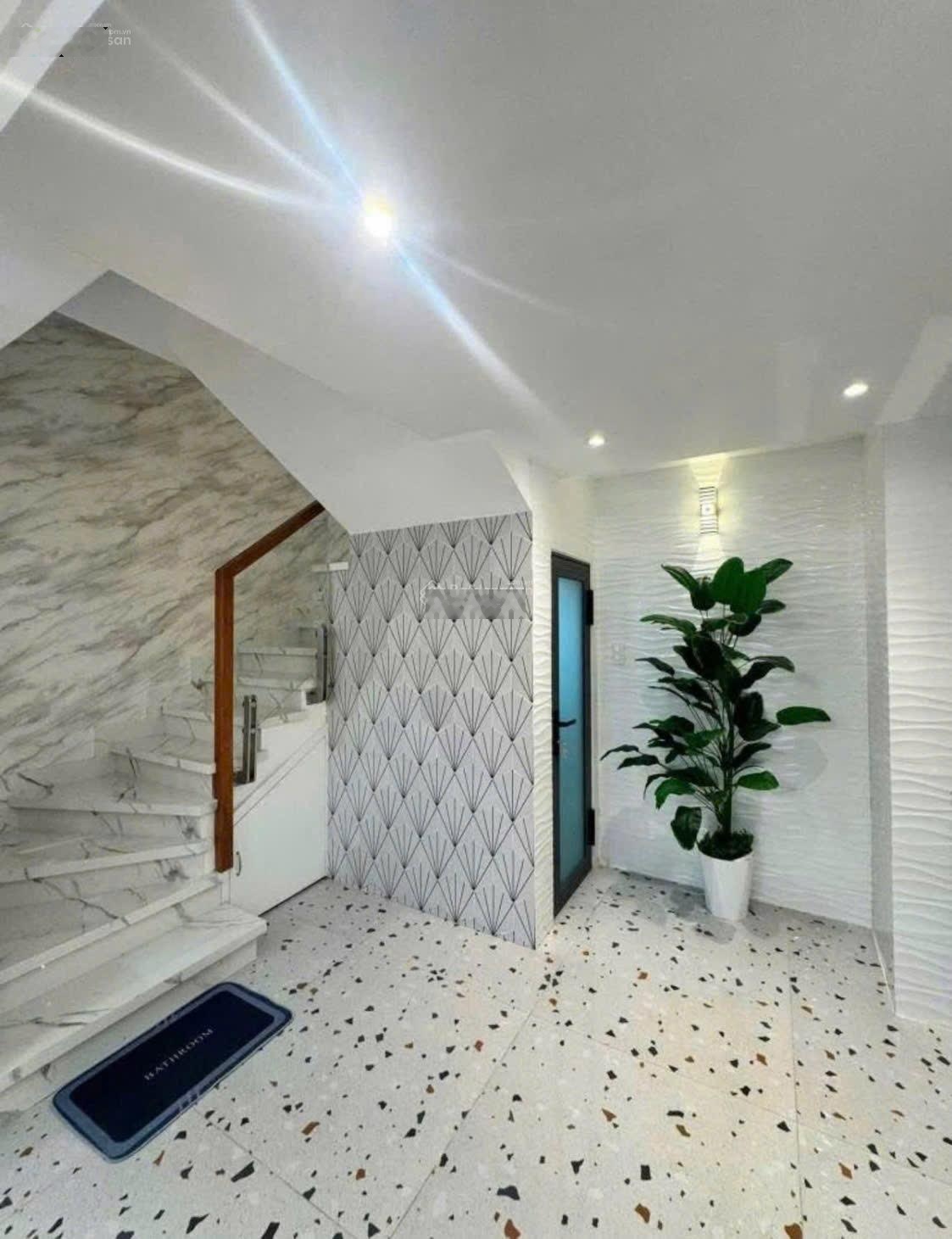 Chính chủ cần bán ngộp nhà Trần Khắc Chân, Tân Định, Quận 1 - Giá: 6 tỷ 190/ 64,4m2 - 3 lầu, 4PN