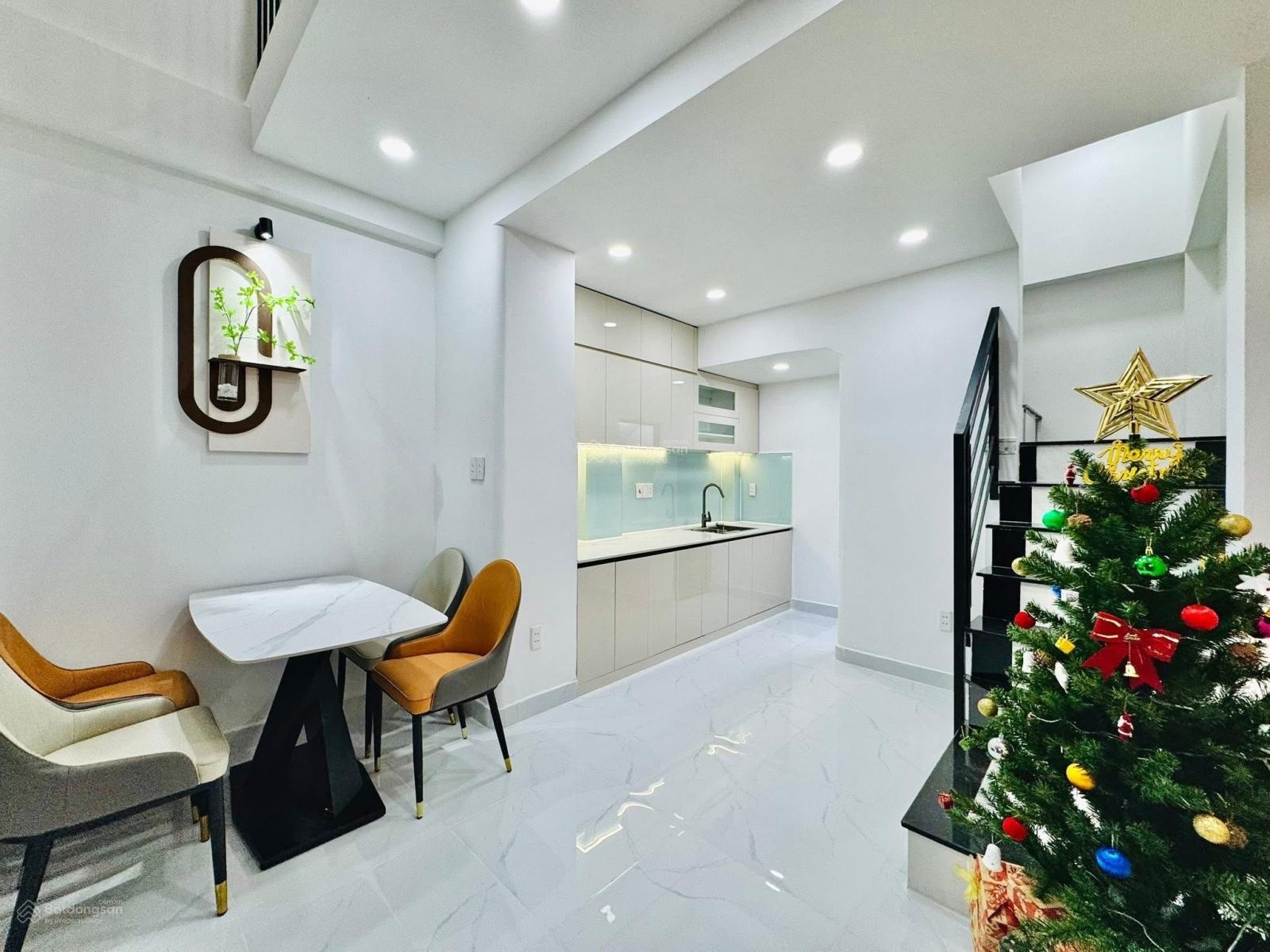 Chú sáu tôi cần bán nhà Nguyễn Du-P.Bến Nghé-Q1,gần Thảo Cầm Viên.Giá 4tỷ350tr/78m2,cho thuê 29tr