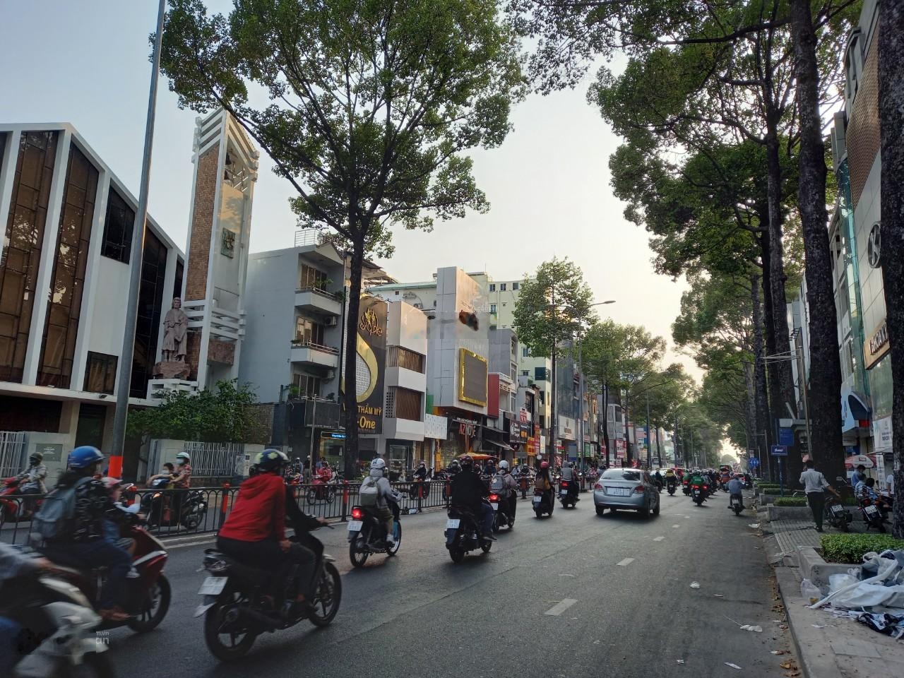 Bán nhà HXH rộng 6m Thành Thái P.14, Q.10 (DT:3,5x15) giá 9,5 tỷ thương lượng