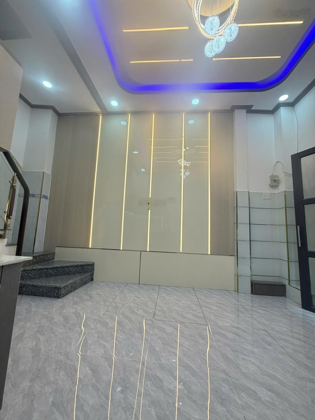 Bán căn nhà nhỏ xinh - ngay chợ cây Da Sà - giáp Q6 - full nội thất - giá chỉ 2,45 tỷ