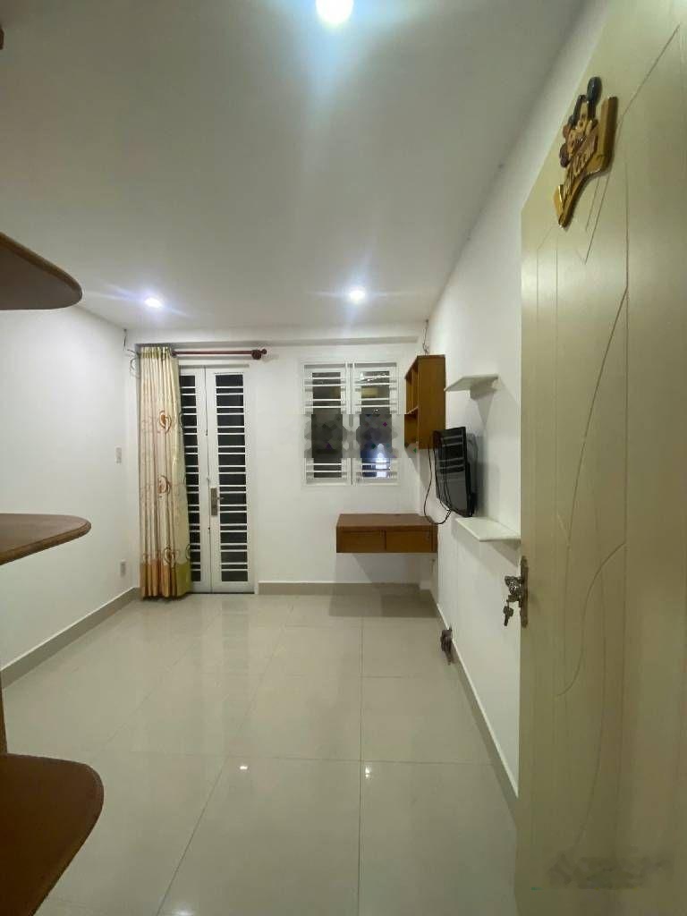 Hòa hưng - quận 10 - 4 tầng - BTCT - tặng nội thất - sổ vuông A4 - HXH - sát mặt tiền - nhỉnh 4 tỷ