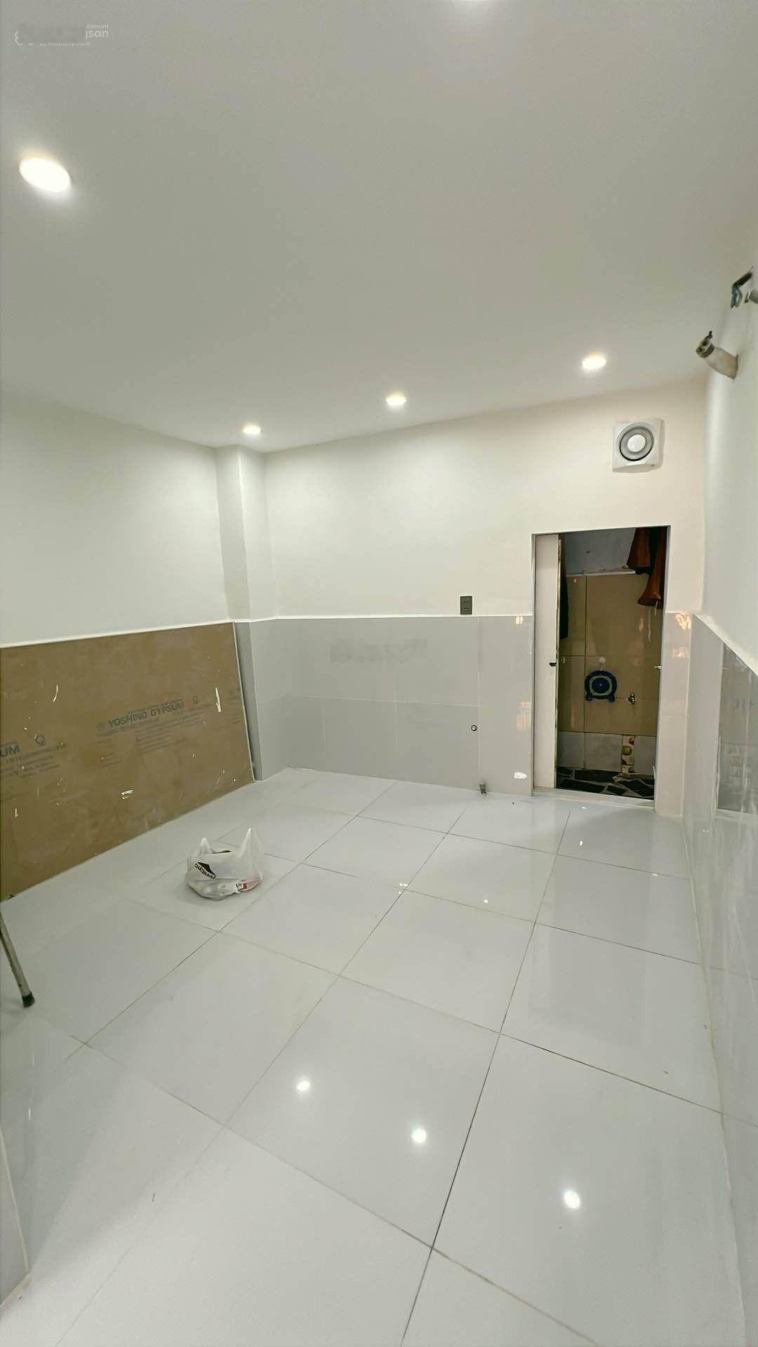 Nhanh mới kịp Nguyễn Văn Cừ Q1 35m 3 tầng mới ở ngay 6 tỷ1 kế mặt tiền