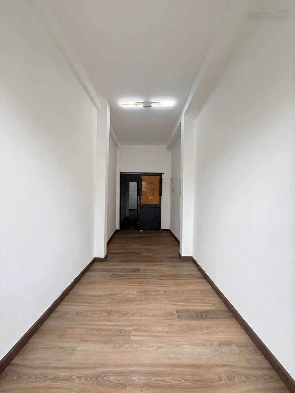 Nhà bán chính chủ 4 Phòng ngủ cách 30m ra mặt tiền Nguyễn kiệm . Hẻm 3m thông ra thích quảng đức