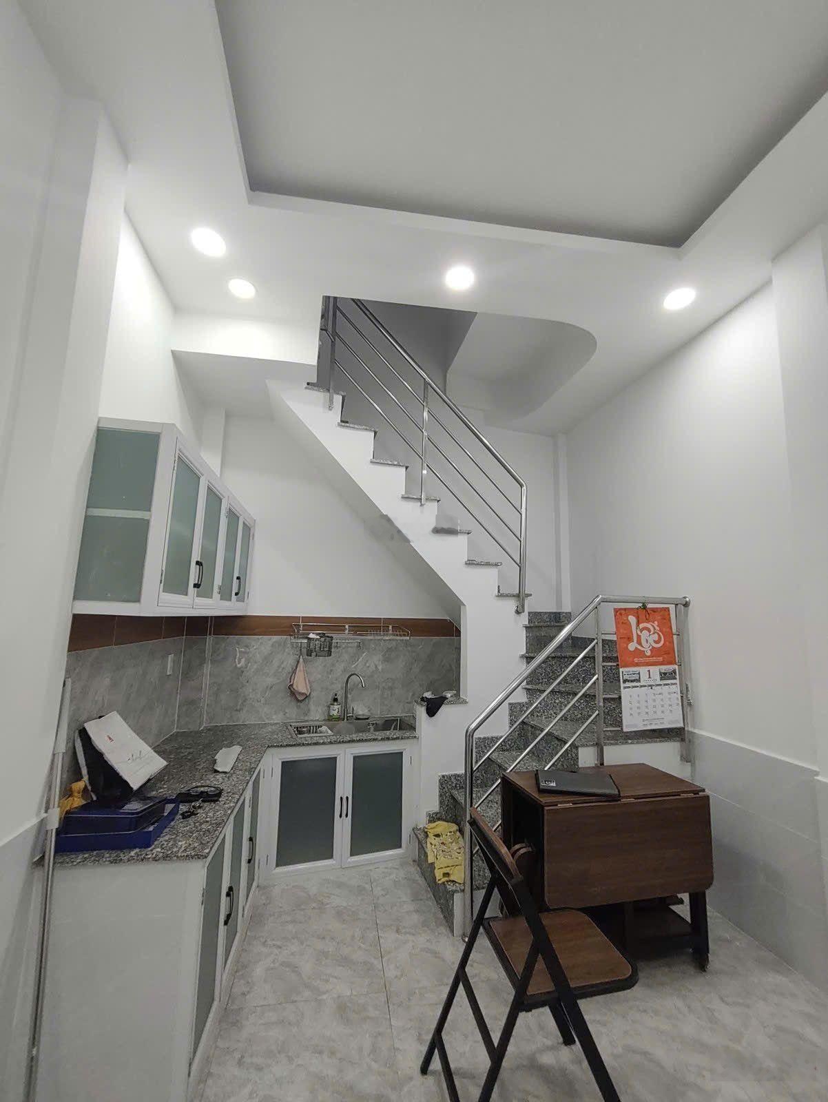 Hẻm xe hơi 536/ Phường 10 Tân Bình DT 4x11m (2 tầng 3 phòng ngủ, 3 wc). Giá 5,6 tỷ TL