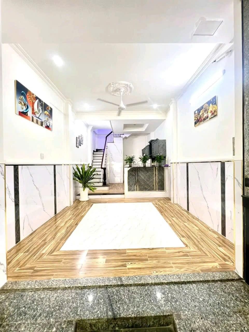 Cần tiền nên bán gấp căn nhà ngay chợ Đầu Mối Bình Điền, đang cho thuê 20 triệu/tháng. Giá 880Tr