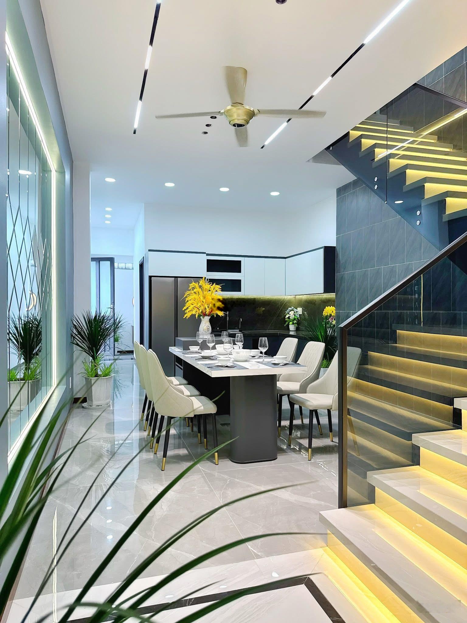 Nhà MT Lê Tấn Bê Bình Tân 100m2 giá 1.1 tỉ, SHR, KDC Đông Đúc