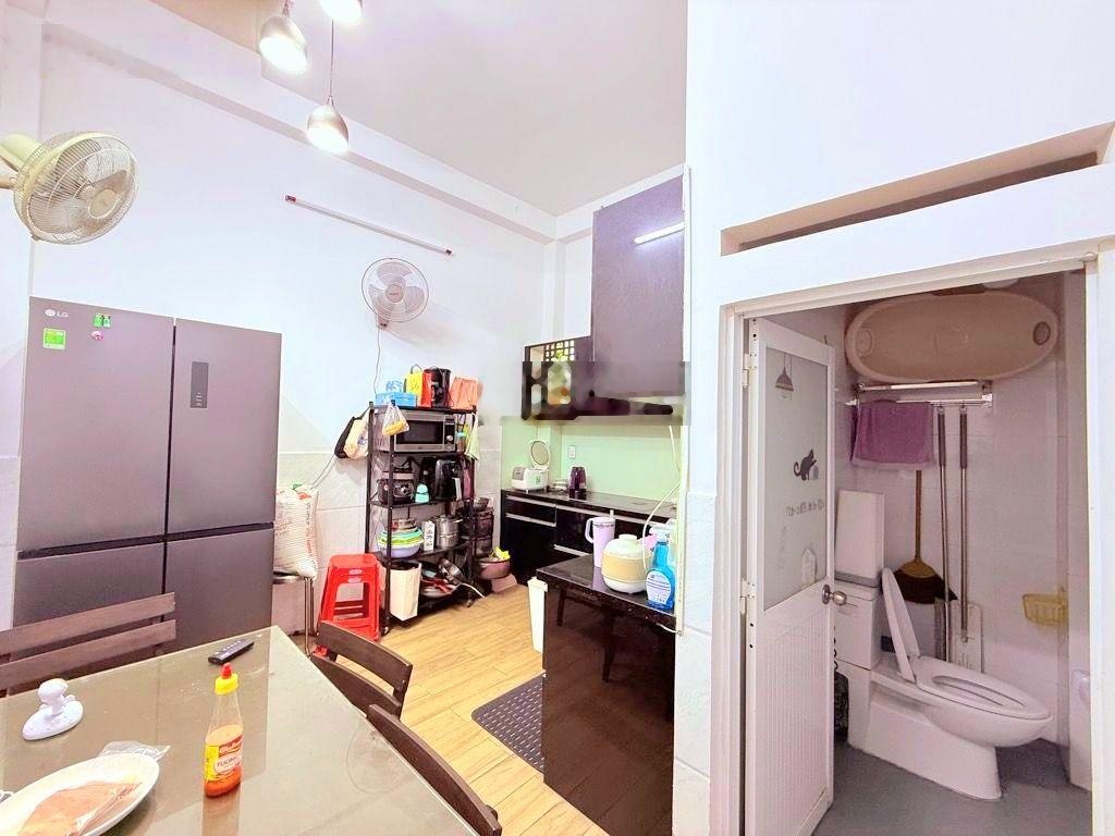 Nhà ngon Thạch Lam - kề mặt tiền - trường học 40m2 - 3 tầng - chỉ hơn 4 tỷ