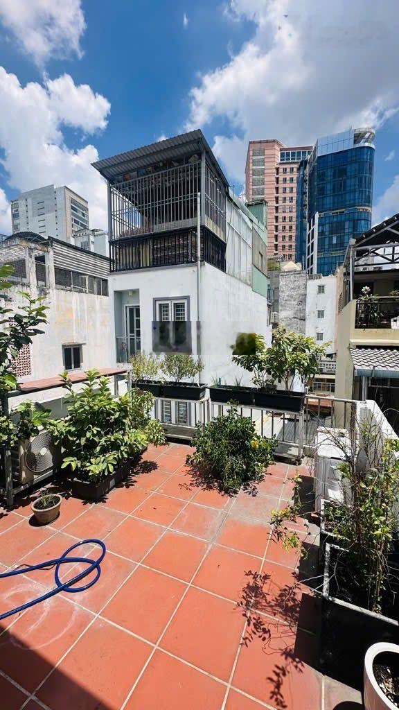 Giảm sốc 600 triệu - calmette quận 1 - hẻm 5m - 4x11 vuông vức - 4 tầng - chỉ 9.9 tỷ