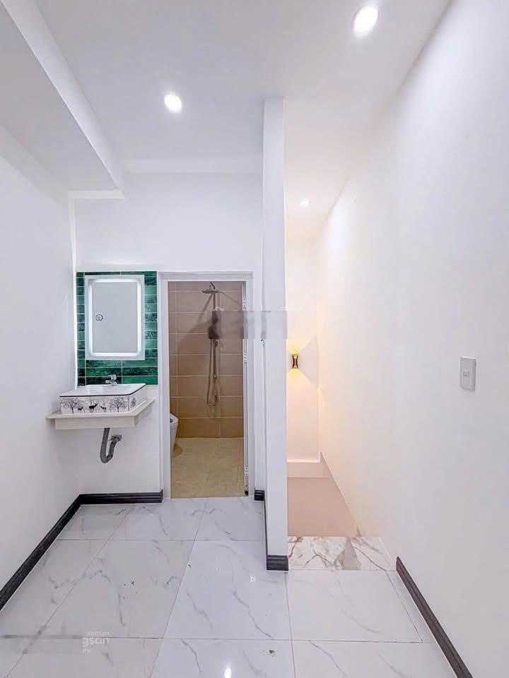 Tôi chính chủ bán căn nhà 1ty180tr ngay Lê Văn Khương Q12 sổ hồng đầy đủ