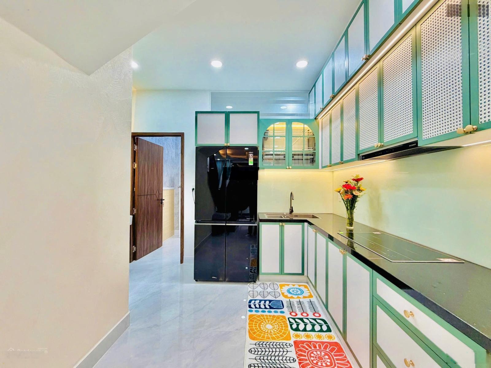 Cần xoay vốn bán nhà Phan Văn Trị BT - Dt 63m2 - Nhà đẹp - Sổ sách bao chuẩn - Giá đẹp chỉ 2ty970